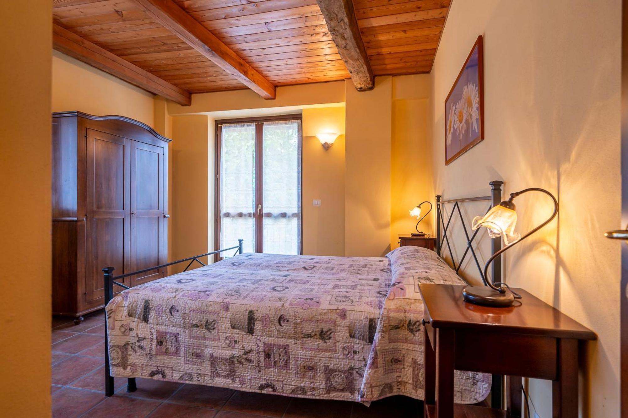 Agriturismo Cantine Bevione - Family Apartments Farigliano Exterior foto